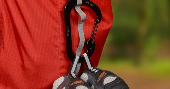 carabiner features a slidelock